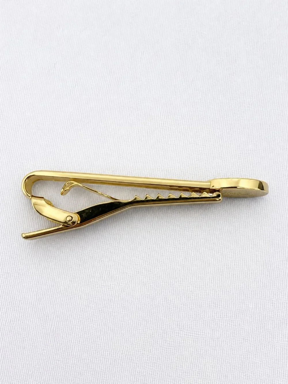 Burberrys Gold Tone Tie Bar Blue Enamel Equestrian Medallion